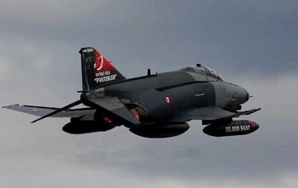 Туреччина збиватиме літаки, які порушили кордон