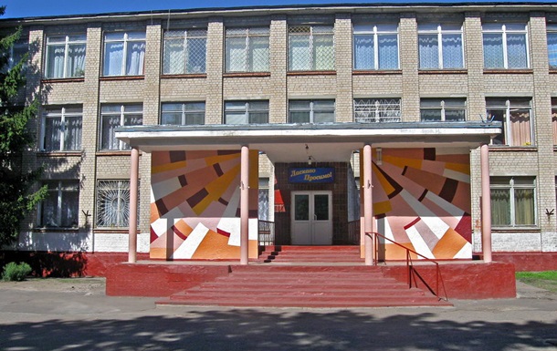 В харьковской школе из-за дымовой шашки эвакуировали 500 человек