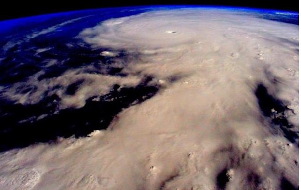 Ураган приблизился к Мексике на скорости почти 300 км/ч