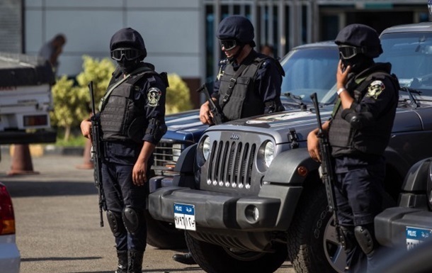 При теракте в Египте погибли трое полицейских