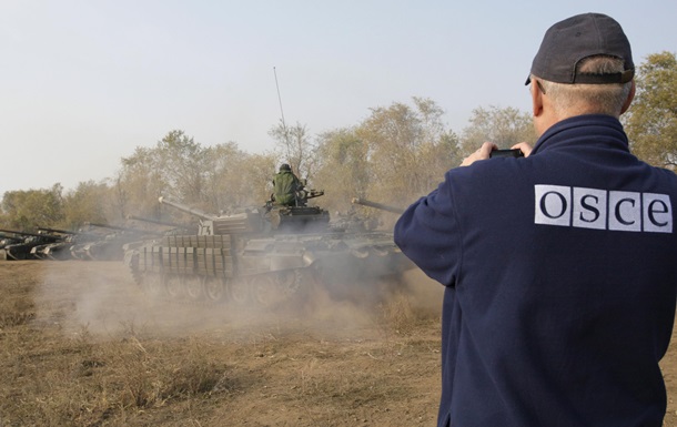 ОБСЕ нашло в Донбассе неотведенные танки