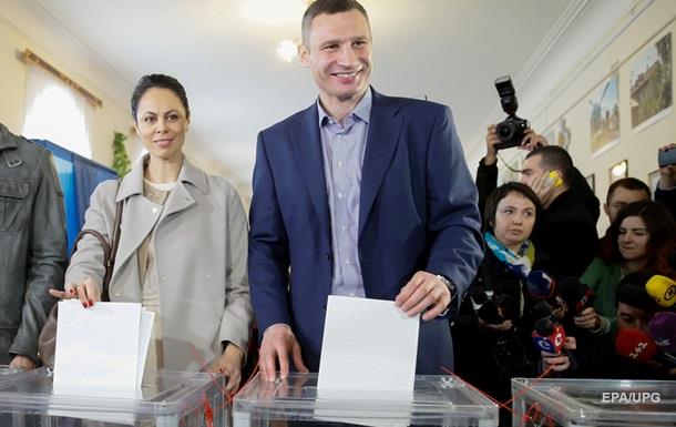 В Киеве побеждает Кличко, проходят пять партий