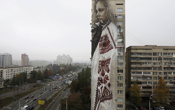 В Киеве появился рекордный мурал на многоэтажке 