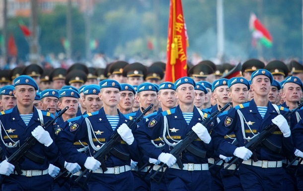 Білорусь посилить боєготовність армії через Україну