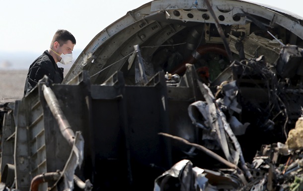 На місці аварії Airbus знайшли 12 частин фюзеляжу