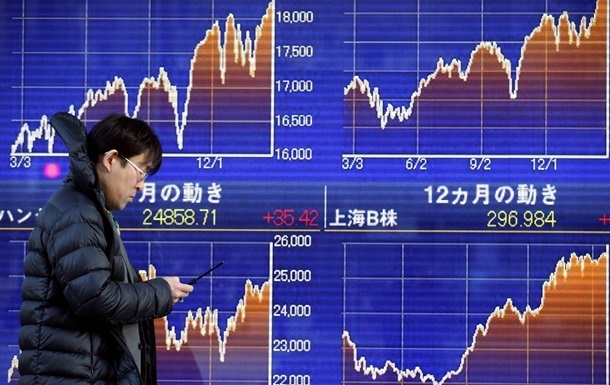 Торги на бирже Токио начались колебанием индексов
