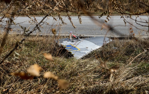 Опубліковані фото з місця падіння Су-25
