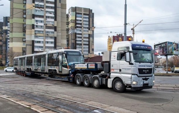 До Києва прибув перший трамвай  Електрон 