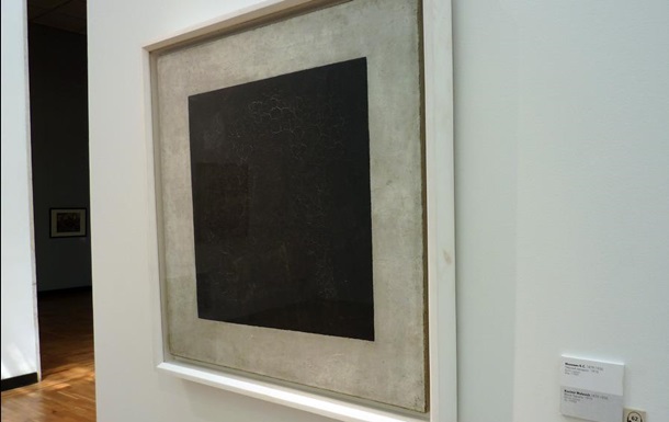 Под слоем черной краски  Черного квадрата  Малевича обнаружили две цветные картины