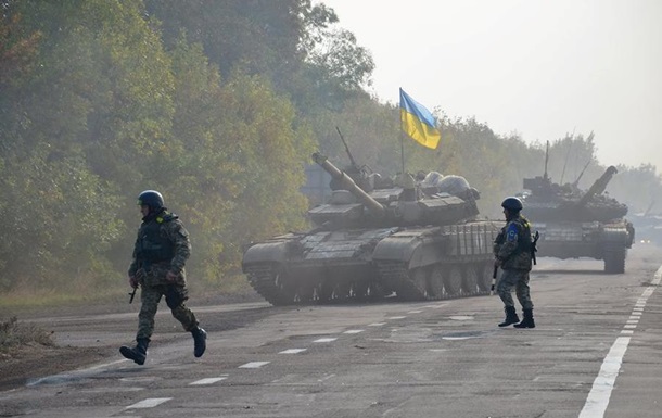 Сутки в АТО: под Донецком вновь стреляют