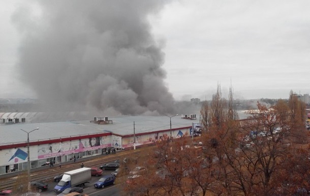 Харьков окутало дымом из-за сильного пожара