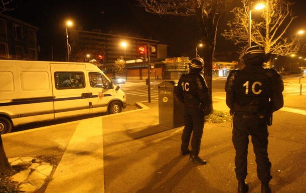 Во Франции начались масштабные полицейские рейды
