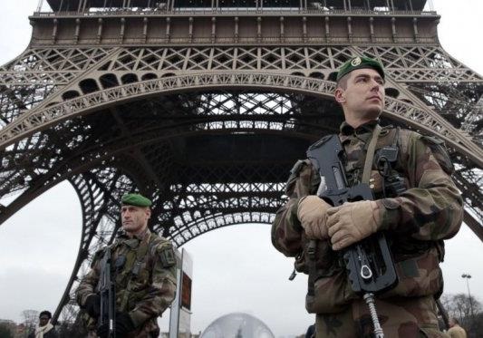 Теракти в Парижі віддалять Україну від Європи