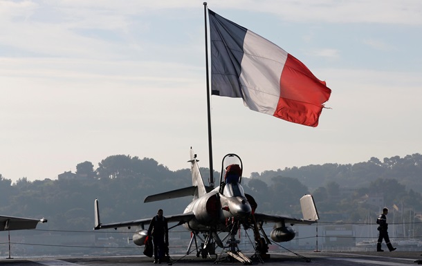 Франция и Россия показали видео авиаударов по ИГИЛ