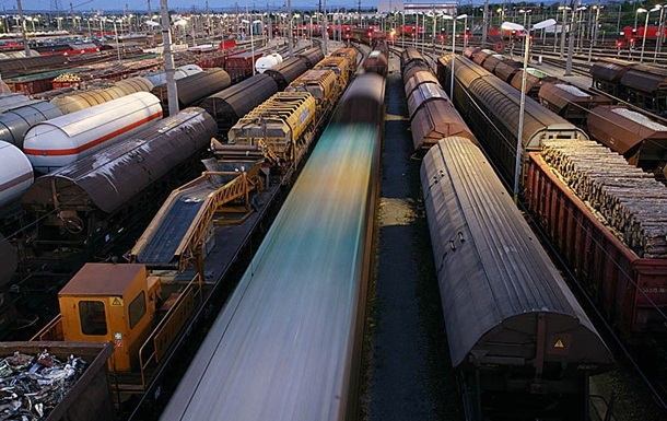 У 2016 році залізничні вантажоперевезення подорожчають на третину