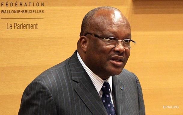 В Буркина-Фасо избран первый за 28 лет новый президент
