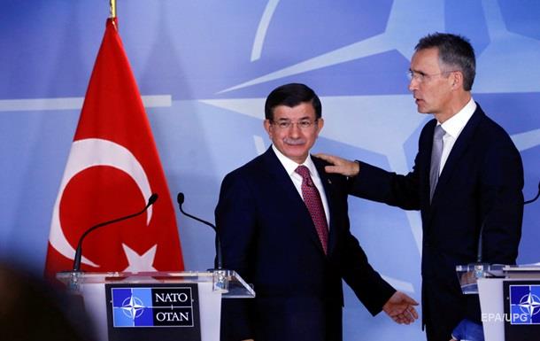 НАТО не видит предпосылок для закрытия Босфора