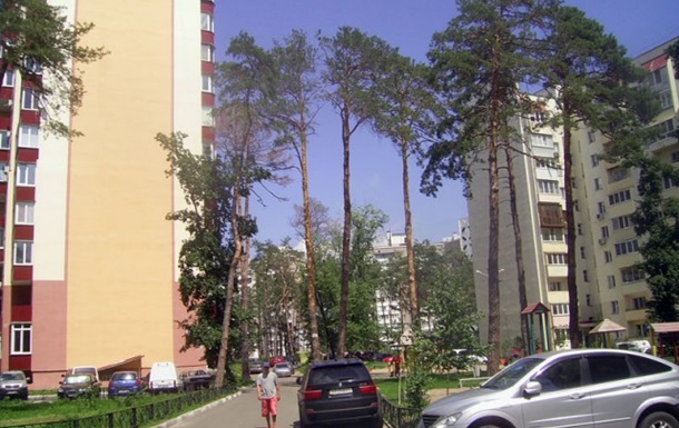 На Київщині злодії влаштували в чужій квартирі вечірку
