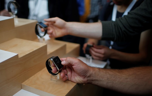 Google разрабатывает смарт-часы для анализа крови без иглы