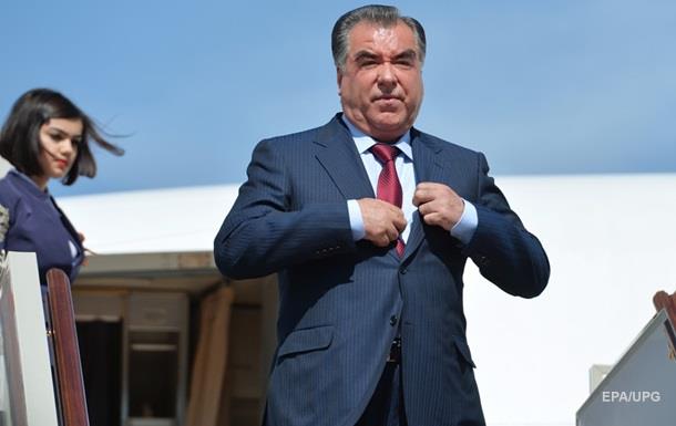 Парламент Таджикистана провозгласил президента лидером нации