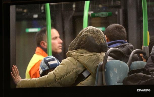 Нападение на автобус с беженцами в Германии: ранен водитель