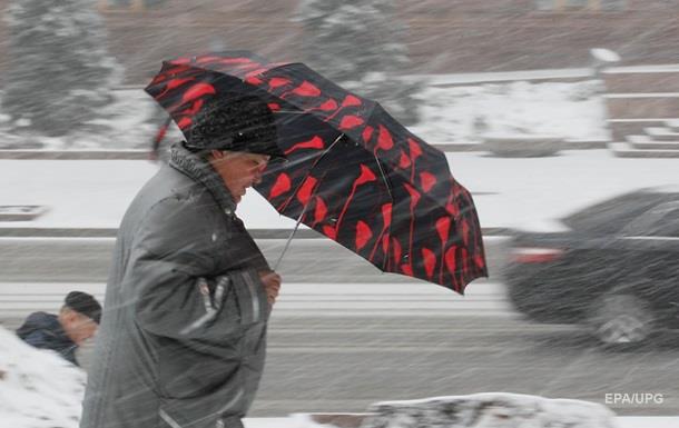 Киевлян ждут сильный ветер и мокрый снег