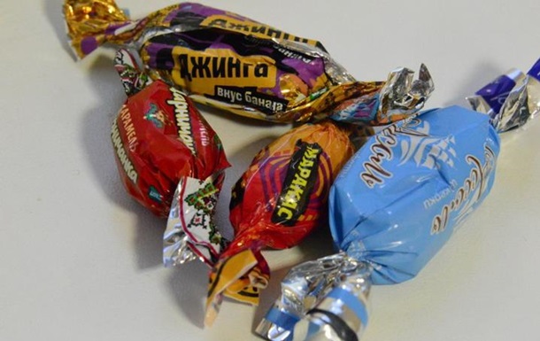 На Прикарпатті розслідують закупівлю цукерок з РФ
