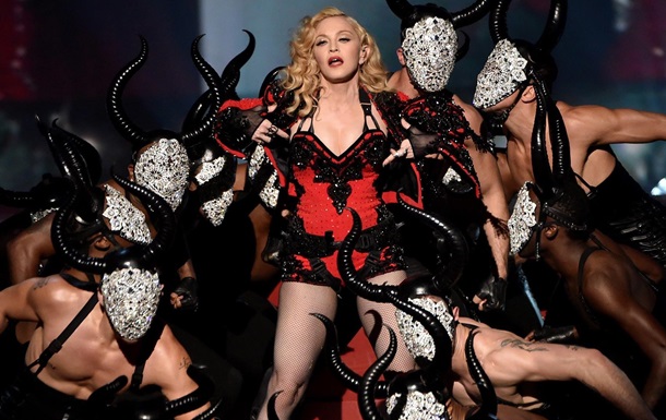 Мадонна обматюкала шанувальників, обурених затримкою її концерту