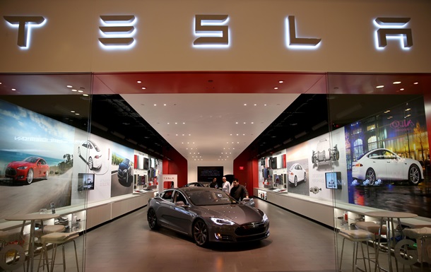 автомобиль Tesla