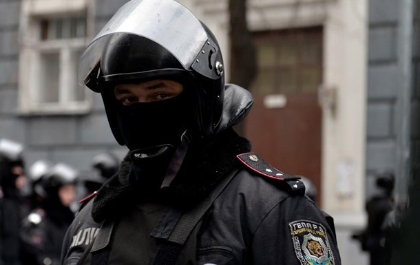 В киевскую полицию взяли шесть экс-беркутовцев