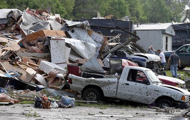 Зростає кількість жертв торнадо у США