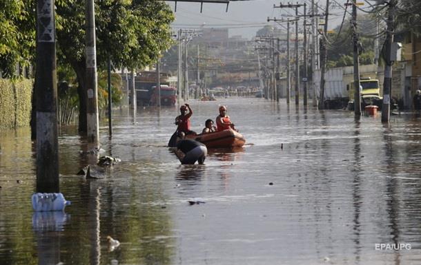 В Бразилии более двух тысяч семей покинули дома из-за наводнений