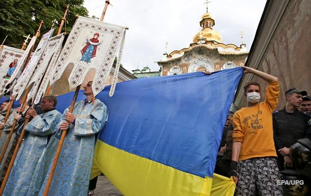 Обзор ИноСМИ: борьба Украины и России за церковь