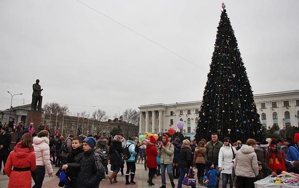 Кримчан закликали закінчити новорічні приготування до темряви