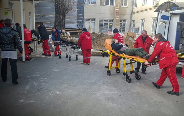 В Одессу доставили 15 раненых из Донбасса