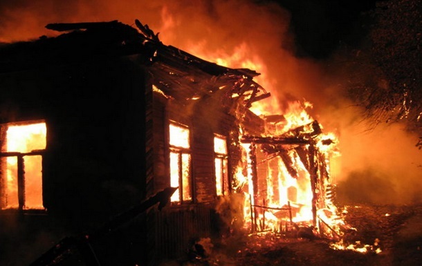 При пожаре в Донецкой области сгорели три человека