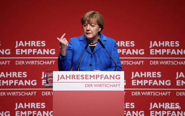 Меркель: Европа утратила контроль над беженцами