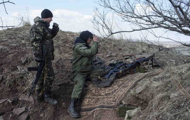 Доба в АТО: обстріли біля Донецька та Троїцького