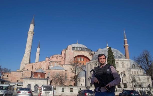 Теракт в Стамбуле: гид спасла часть туристов