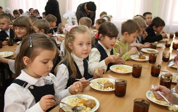 В школах Харькова увеличили дневные расходы на питание