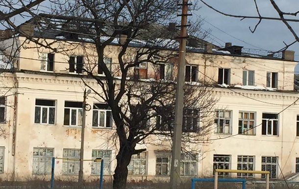 Донецк прифронтовой: разбитые дома и пустые улицы