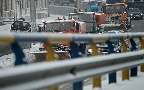До Києва знову пропускають вантажівки
