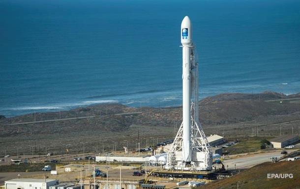 SpaceX пробует вертикально посадить ракету: онлайн