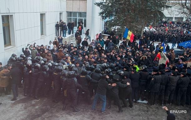 15 людей постраждали під час протестів у Кишиневі