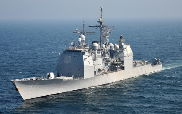 Беспилотник Ирана пролетел над кораблем ВМС США