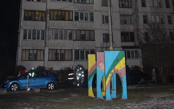 В Киеве горела высотка: погиб пожарный