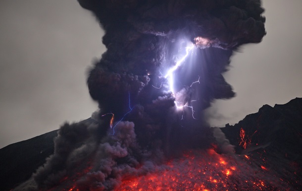 В Японії почалося виверження вулкана Сакурадзими