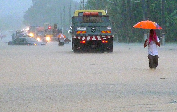 В Малайзии из-за наводнений эвакуировали несколько тысяч человек