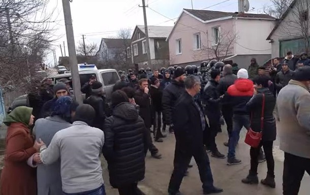 Появилось видео обысков татар в Крыму