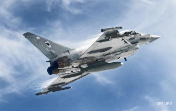 Лондон поднял истребители на перехват ВВС России